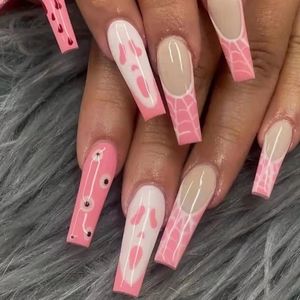 Press on nails